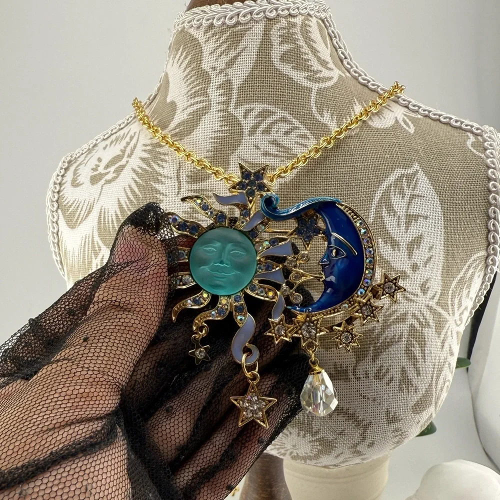 ✨ Sun & Moon Pendant Necklace / Brooch – 2-in-1 ✨